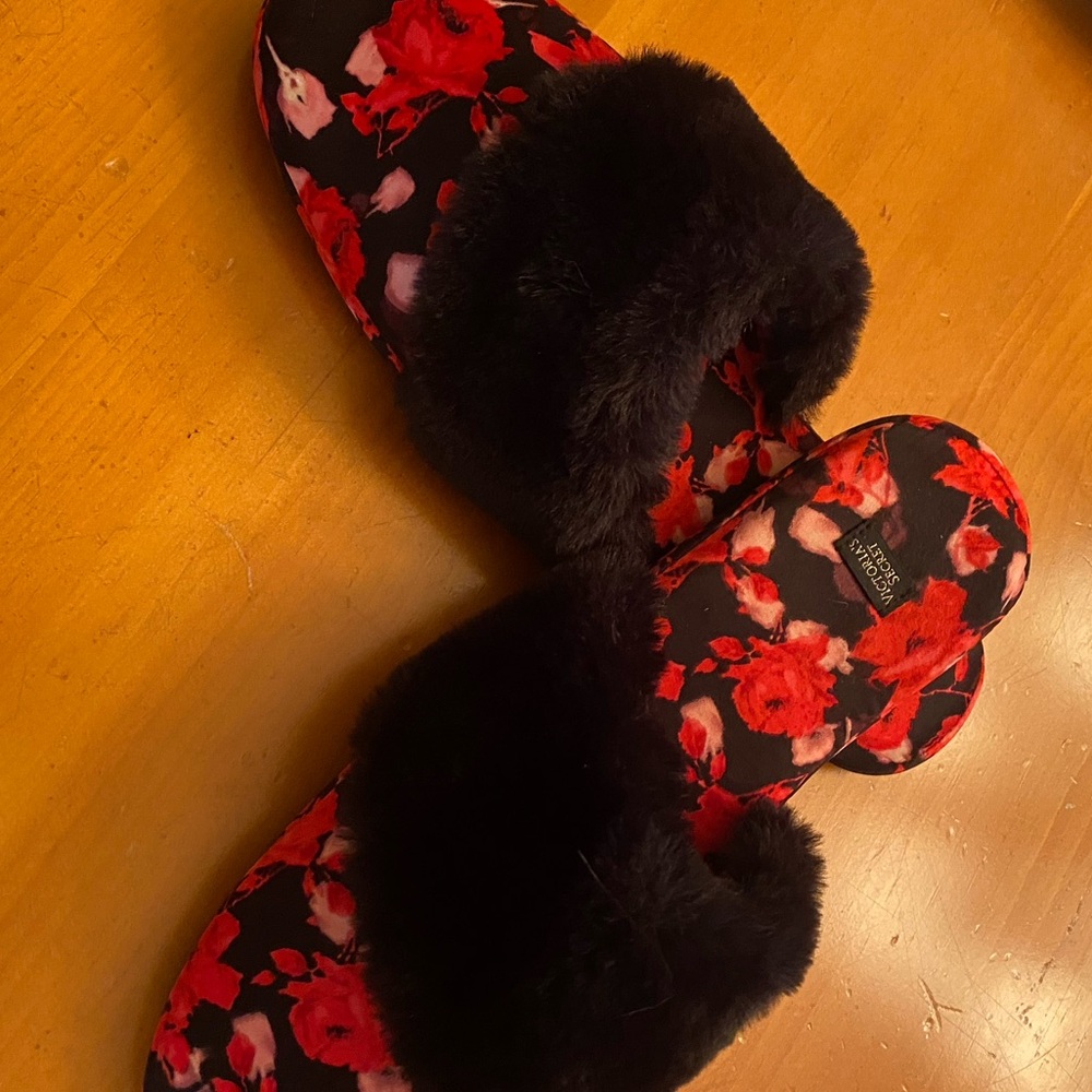 Victoria's Secret Floral Faux Fur Satin Slippers Size Large 9-10 - Picture 6 of 11